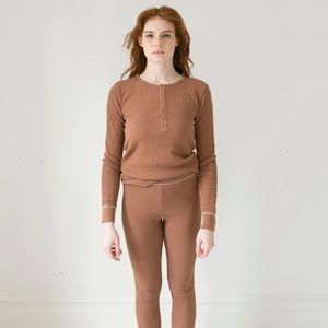 Fin & Vince women's waffle henley top - cinnamon